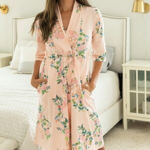 Gownies post surgery gown for mastectomy, tummy tuck, Etc.  size Medium